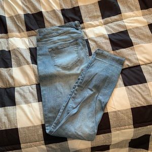 Maurices Skinny Jean. Size 16.